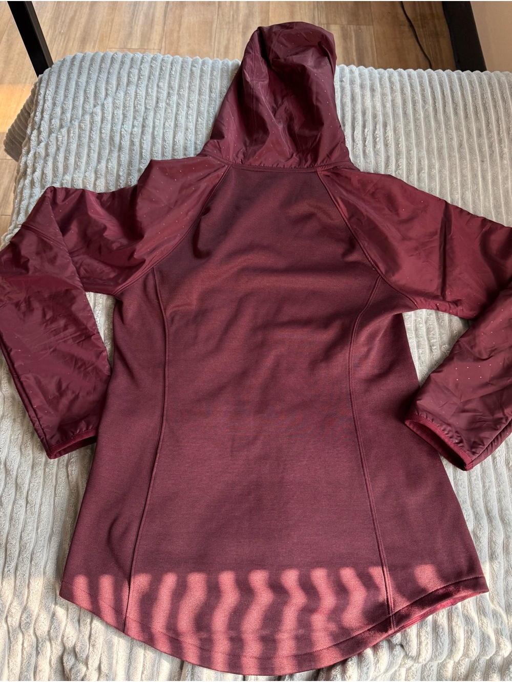The North Face Women's Burgundy Hooded Ski Jacket Fleece Layer - Picture 2 of 8